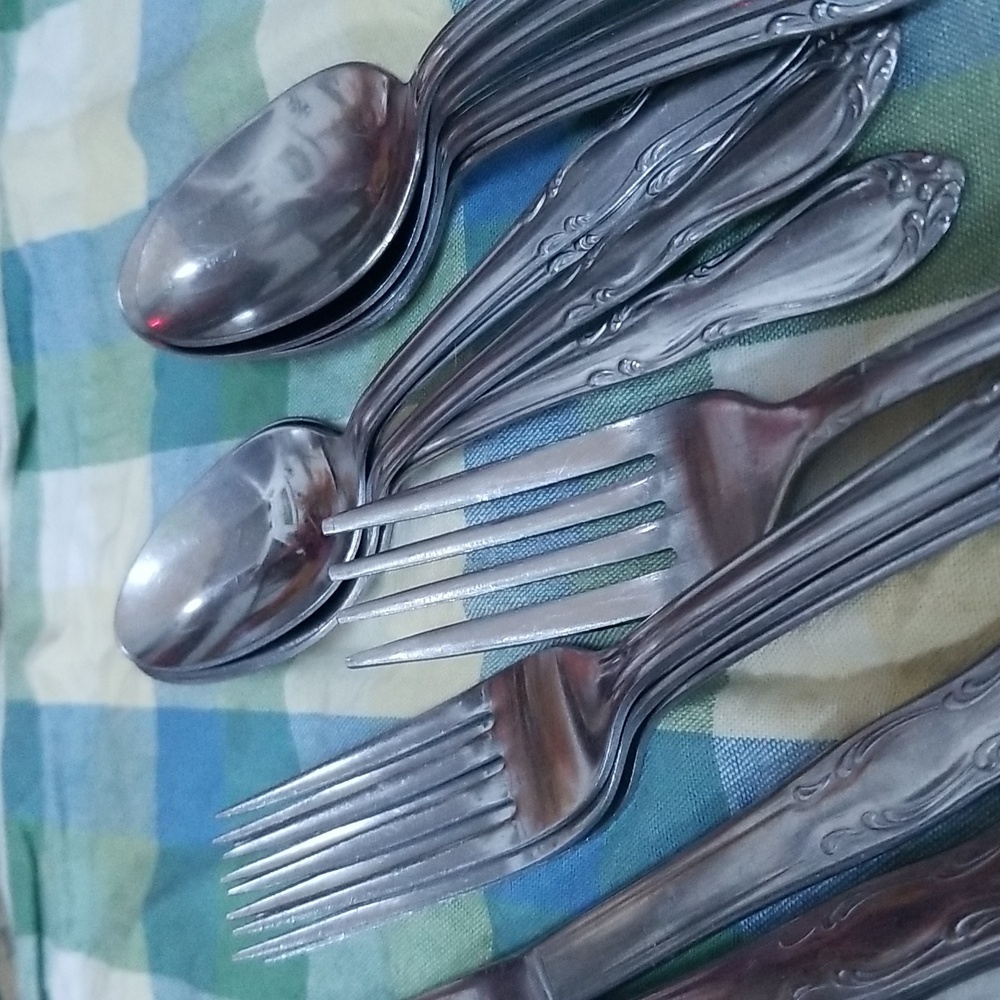 🥄VINTAGE STAINLESS FLATWEAR - Picture 4 of 7